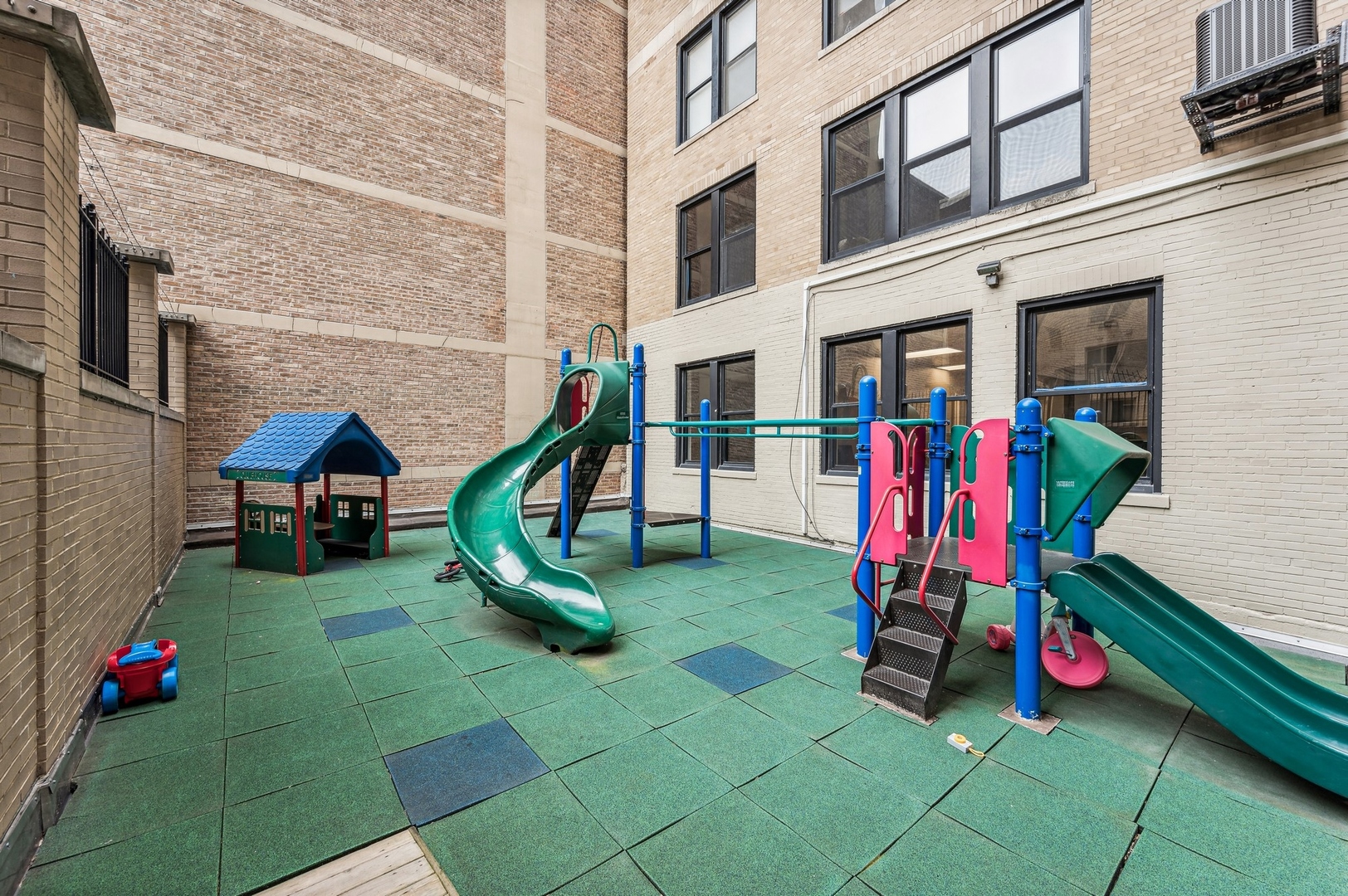 3100 North Sheridan Road, Unit 6E Chicago, IL 60657 - Photo 21 of 22