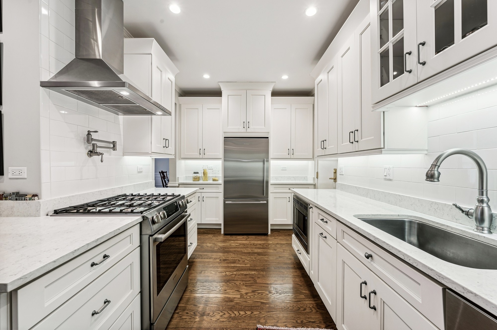 3100 North Sheridan Road, Unit 6E Chicago, IL 60657 - Photo 6 of 22