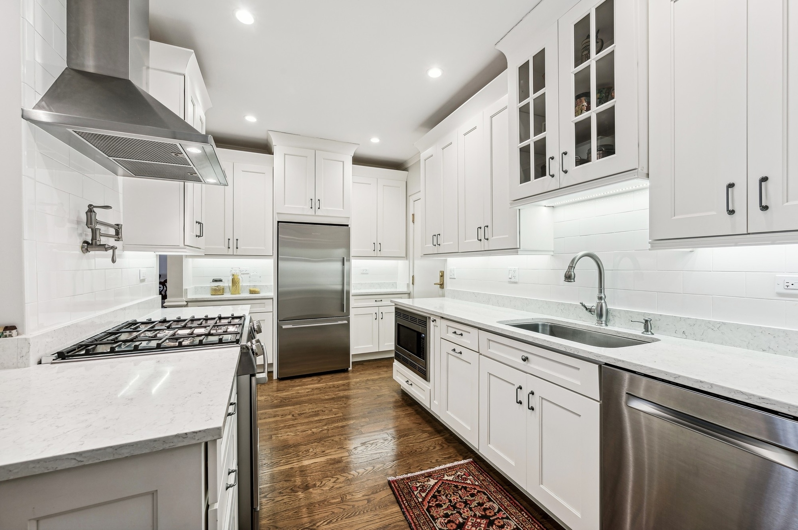 3100 North Sheridan Road, Unit 6E Chicago, IL 60657 - Photo 7 of 22