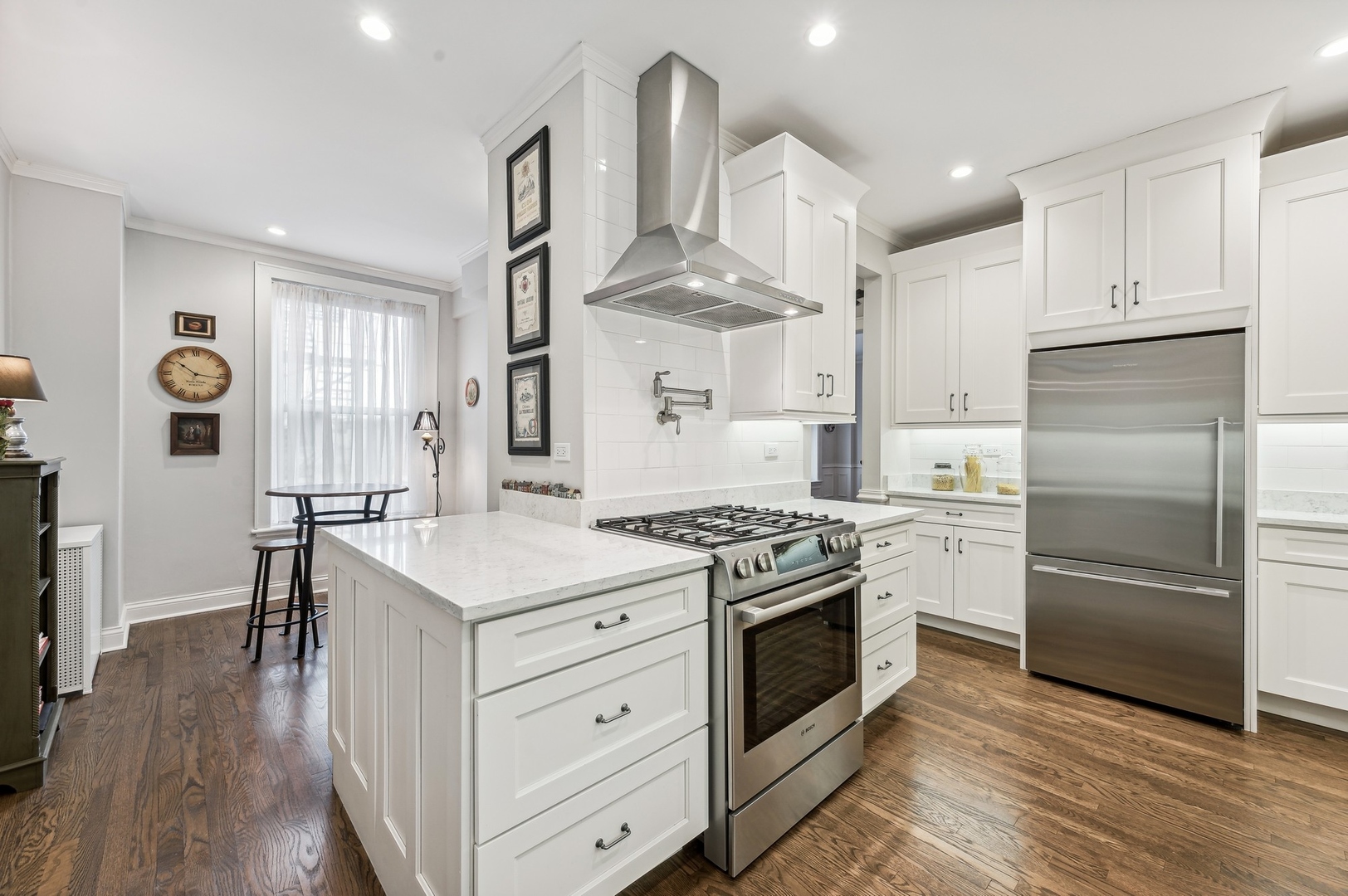 3100 North Sheridan Road, Unit 6E Chicago, IL 60657 - Photo 9 of 22