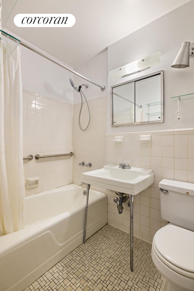 15 Charles Street, Unit 2B Manhattan, NY 10014 - Photo 12 of 13