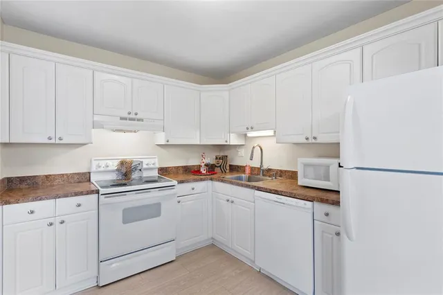 $2,250 | 2516 Southwest 74th Terrace, Unit 102, Davie, FL 33314