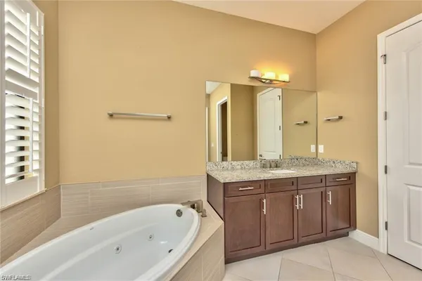 $3,800 | 1614 Serrano Circle, Naples, FL 34105