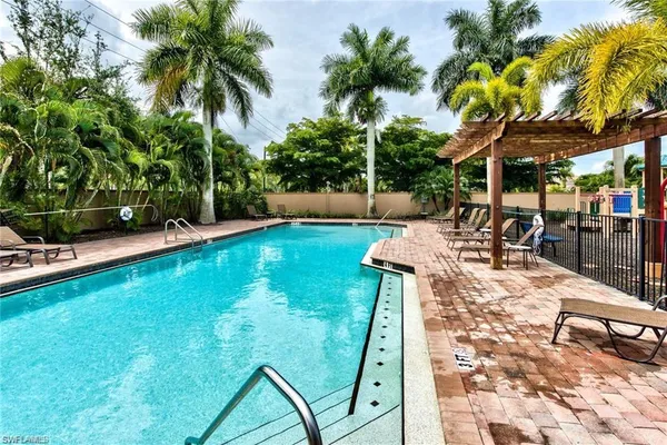 $3,800 | 1614 Serrano Circle, Naples, FL 34105