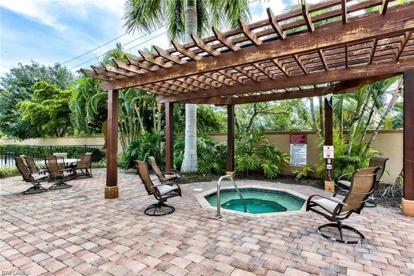 $3,800 | 1614 Serrano Circle, Naples, FL 34105