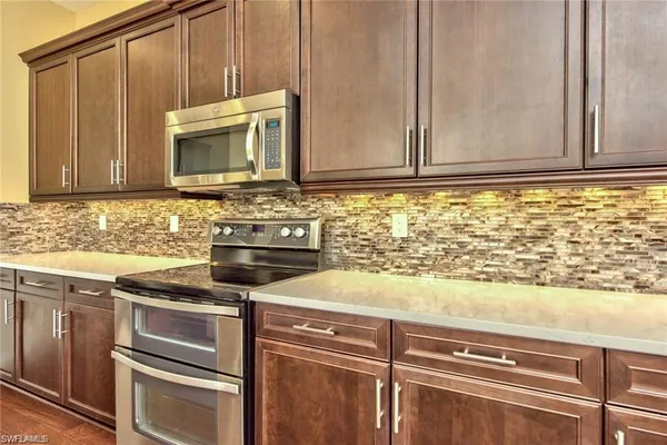 $3,800 | 1614 Serrano Circle, Naples, FL 34105