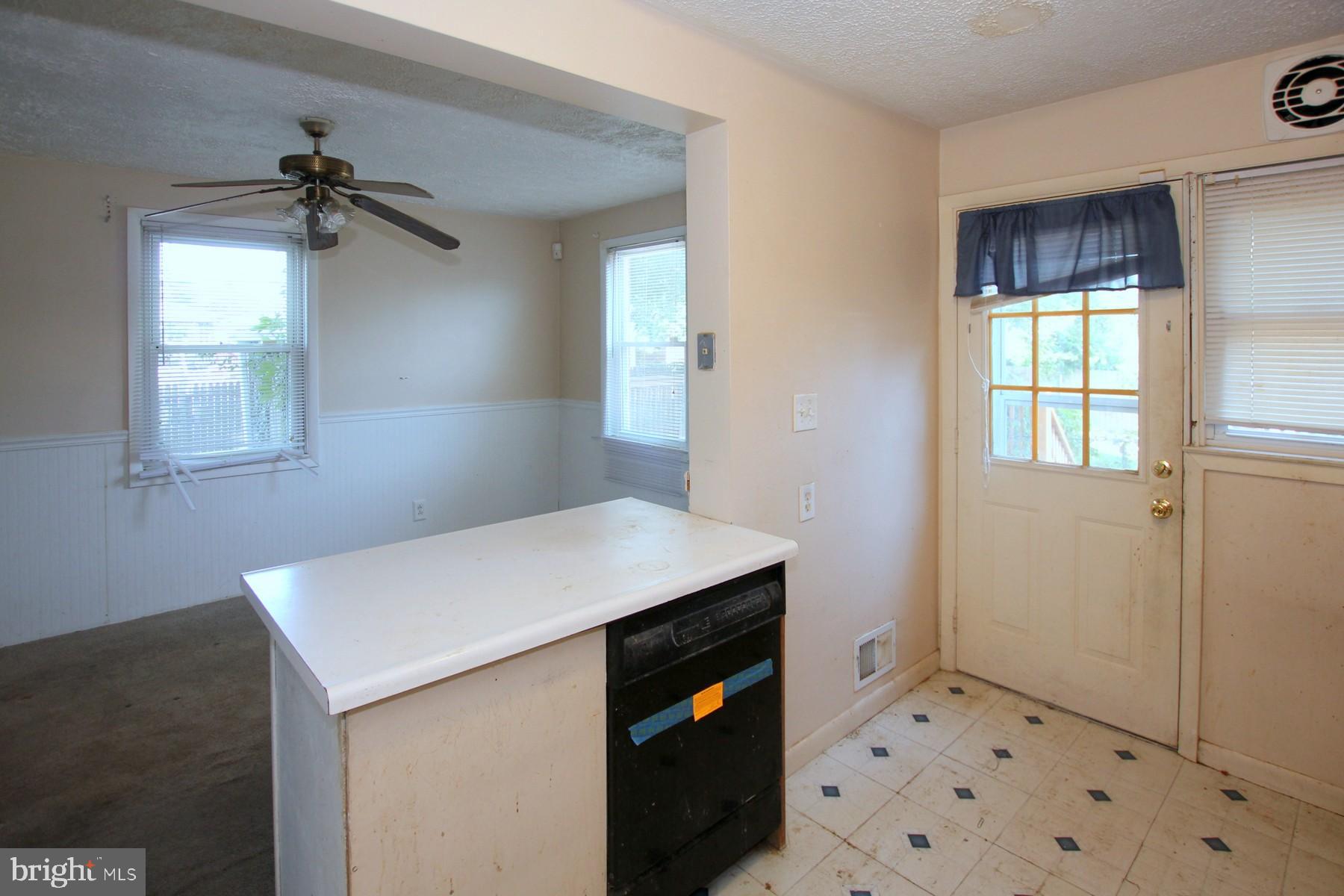 2142 Graythorn Road Baltimore, MD 21220 - Photo 9 of 20 Kitchen