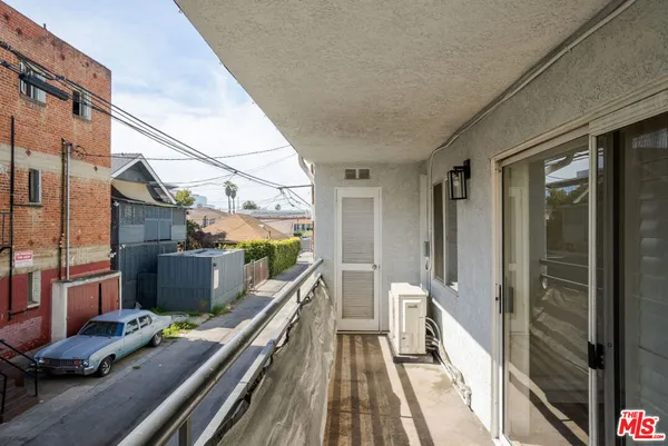 $519,000 | 327 Chestnut Avenue, Unit 104, Long Beach, CA 90802