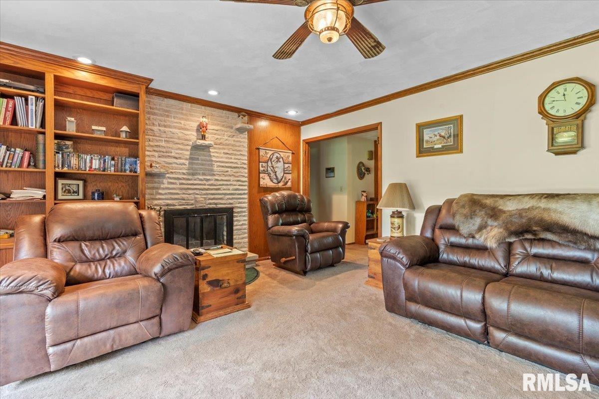 18924 Bullard Road Buffalo, IL 62515 - Photo 4 of 51 Gallery Image 4