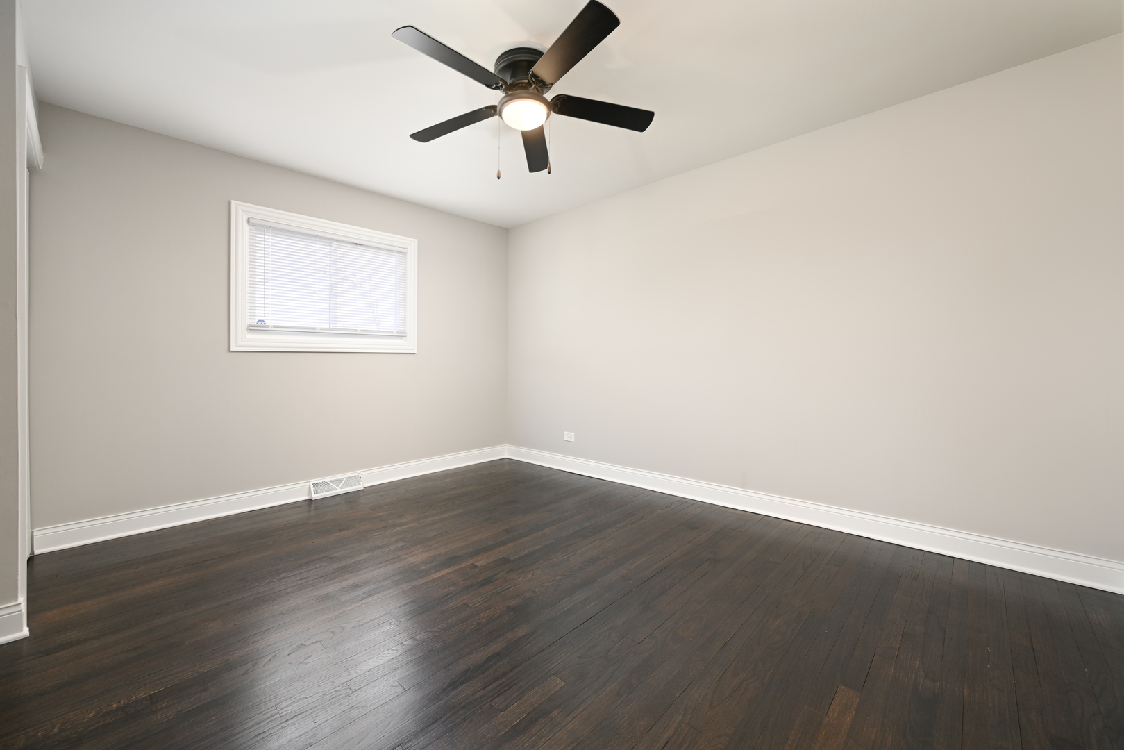 15330 Cherry Lane Markham, IL 60428 - Photo 14 of 24