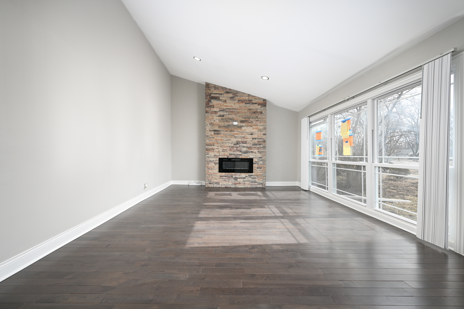 15330 Cherry Lane Markham, IL 60428 - Photo 7 of 24