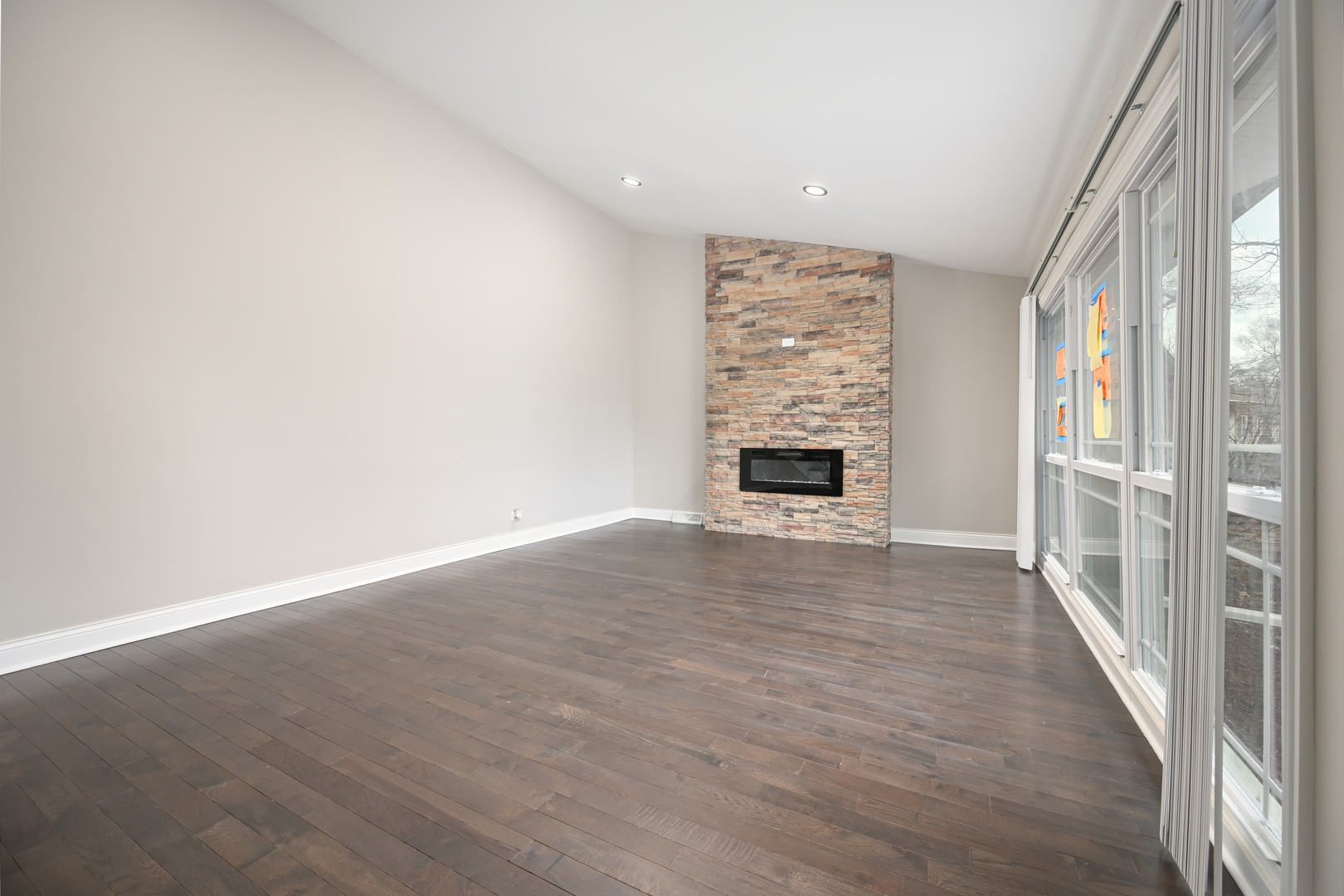 15330 Cherry Lane Markham, IL 60428 - Photo 8 of 24
