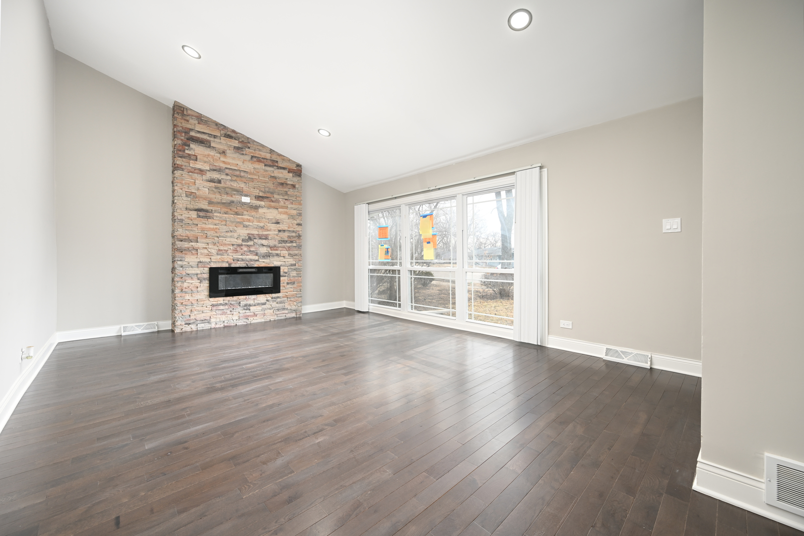 15330 Cherry Lane Markham, IL 60428 - Photo 9 of 24