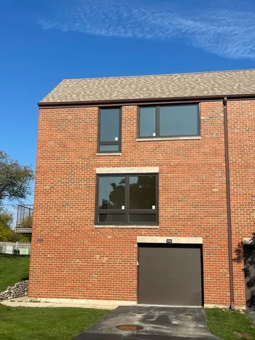 $479,000 | 3732 Capri Court, Glenview, IL 60025