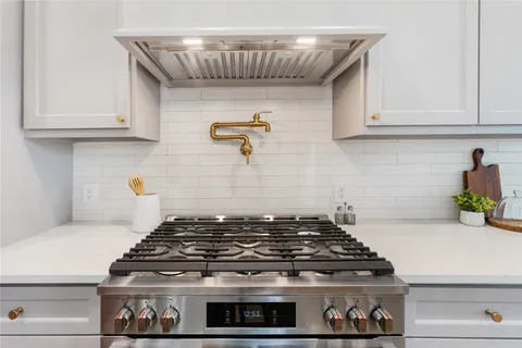 $479,900 | 1318 East 32nd 1/2 Street, Houston, TX 77022