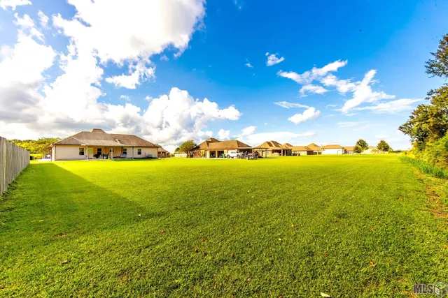 $360,000 | 162 Olivia Drive, Thibodaux, LA 70301