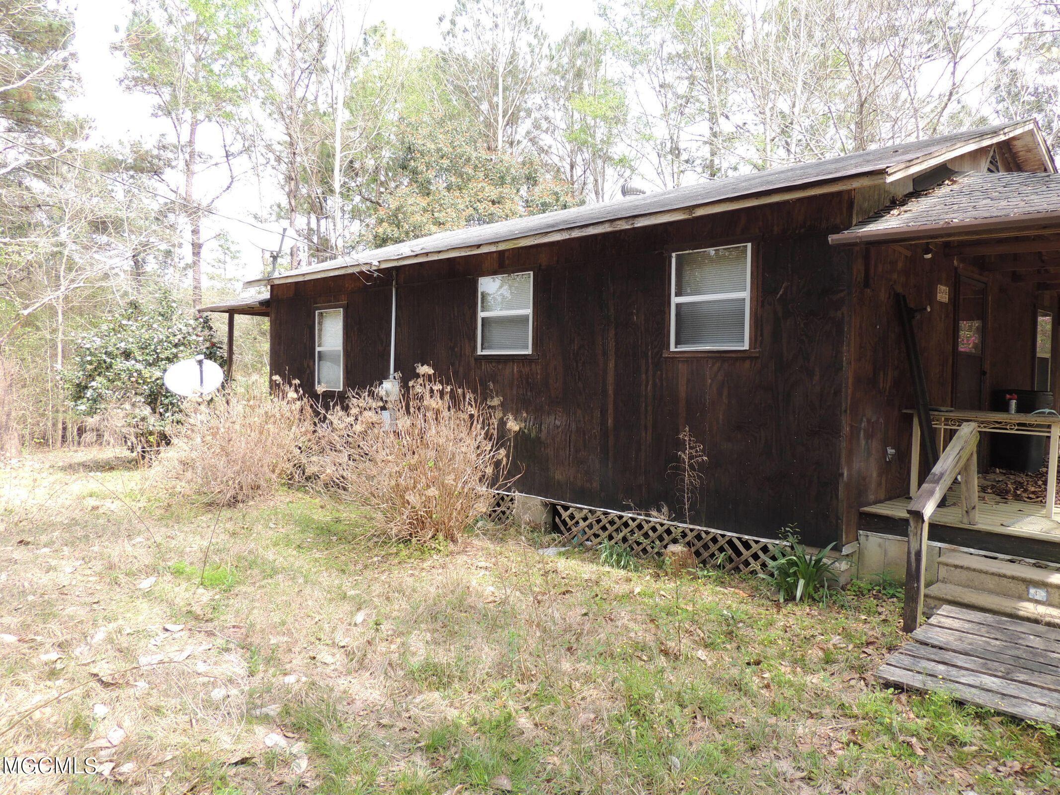 496 Sunflower Road Perkinston, MS 39573 - Photo 4 of 17 20190325205527641938000000-o
