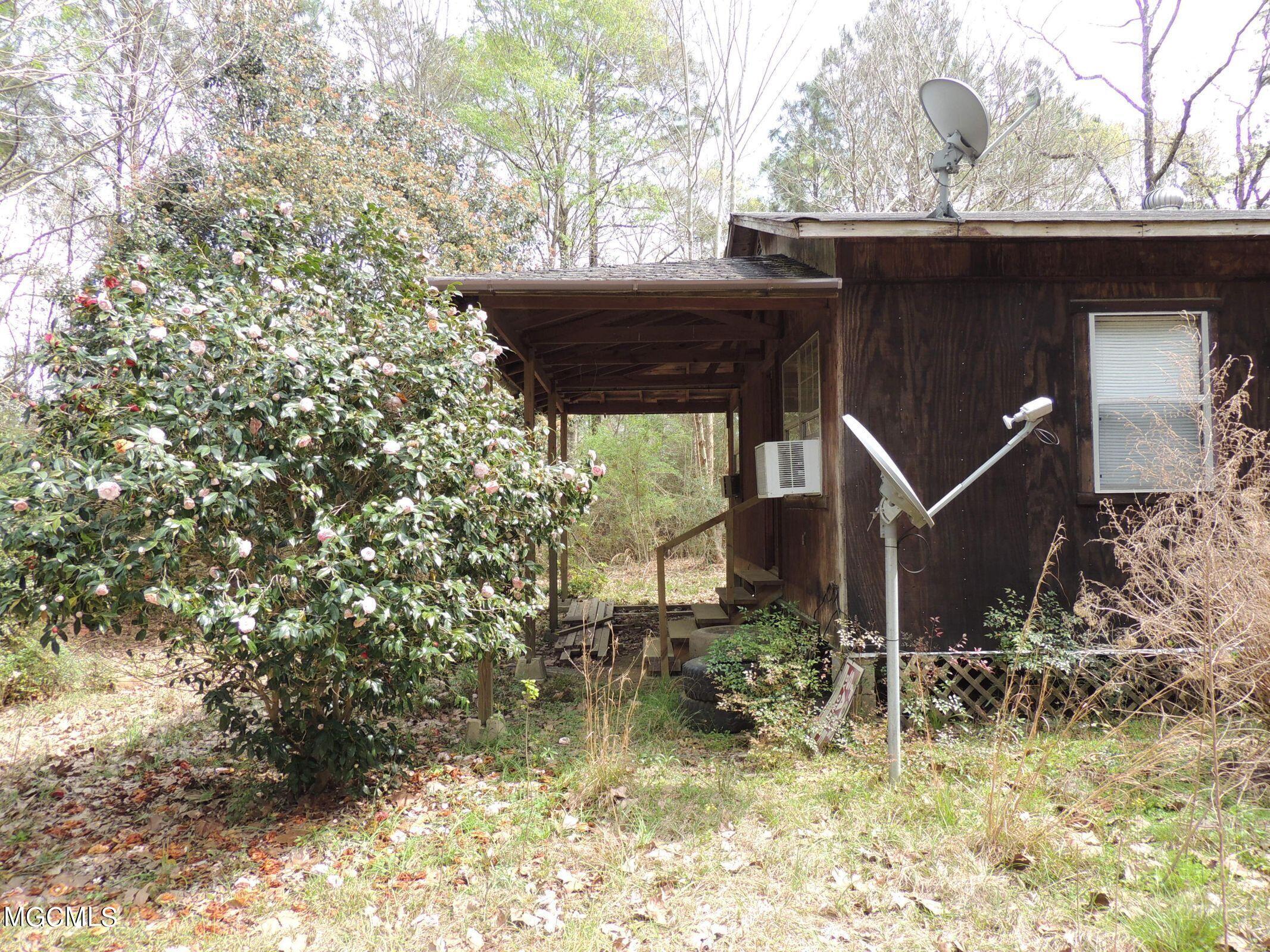 496 Sunflower Road Perkinston, MS 39573 - Photo 5 of 17 20190325205531810050000000-o