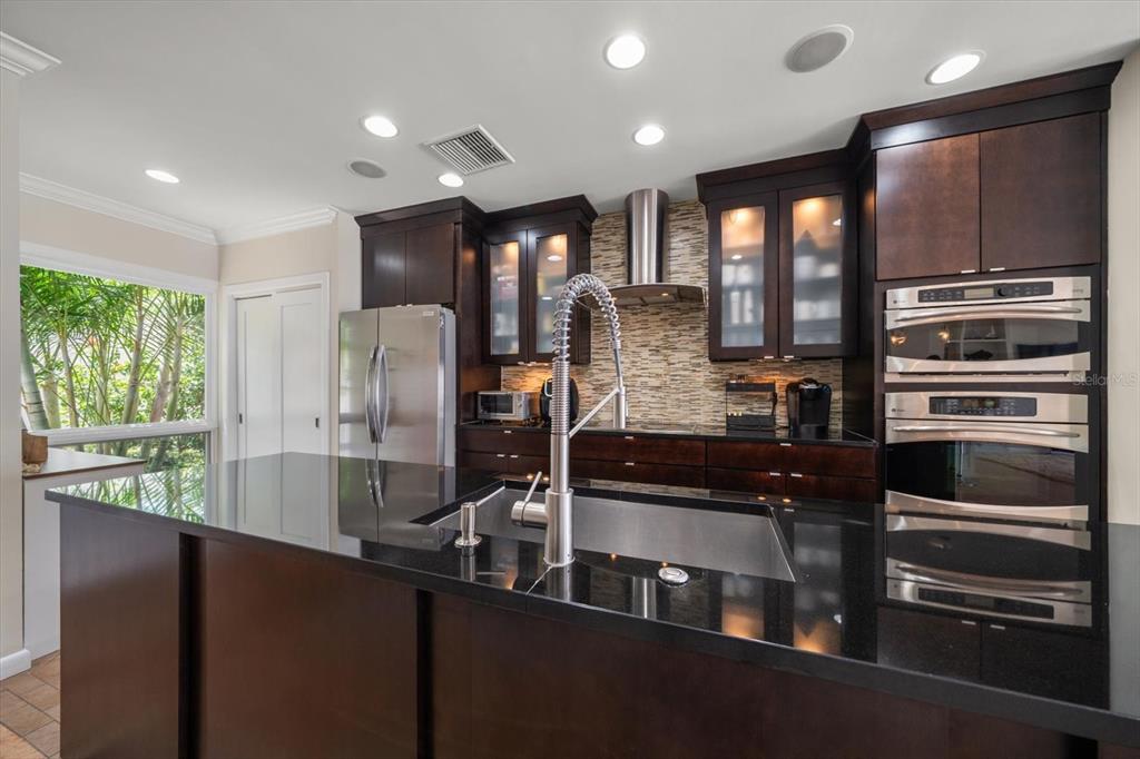 2813 West Hawthorne Road, Unit 2813 Tampa, FL 33611 - Photo 12 of 34