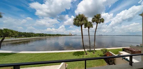 $1,495,000 | 2813 West Hawthorne Road, Unit 2813, Tampa, FL 33611