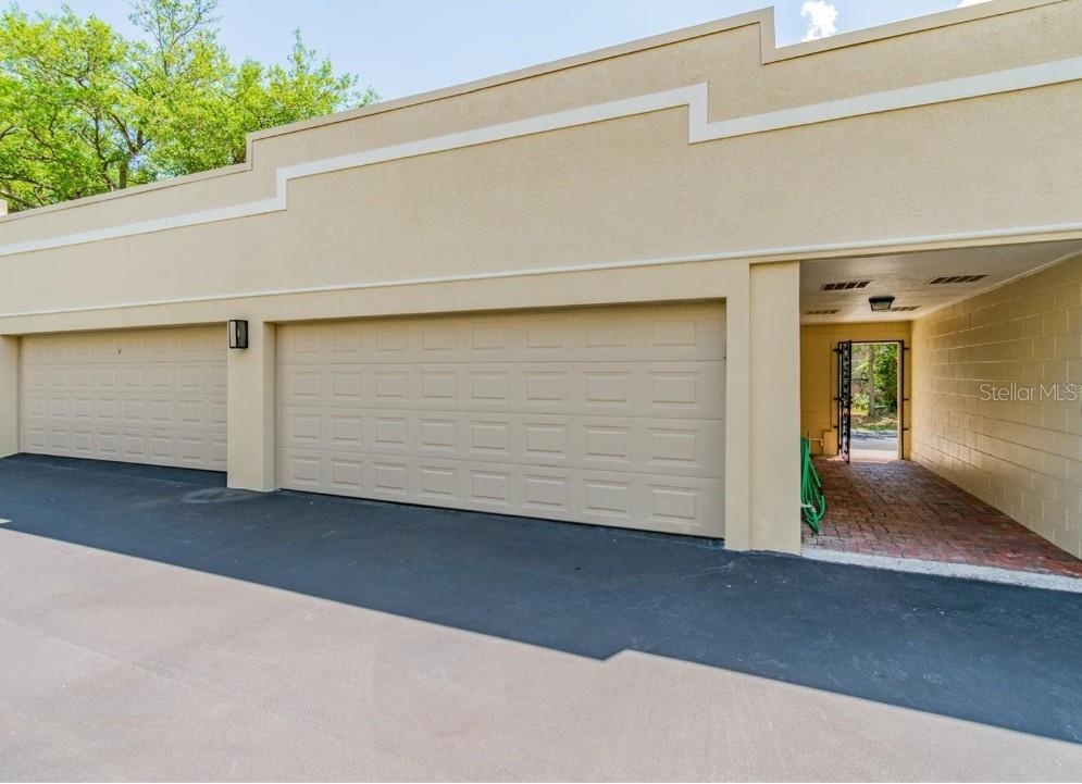 2813 West Hawthorne Road, Unit 2813 Tampa, FL 33611 - Photo 26 of 34