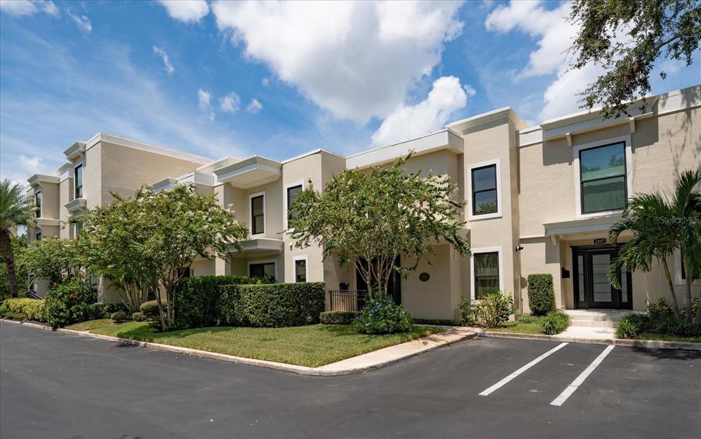 2813 West Hawthorne Road, Unit 2813 Tampa, FL 33611 - Photo 31 of 34