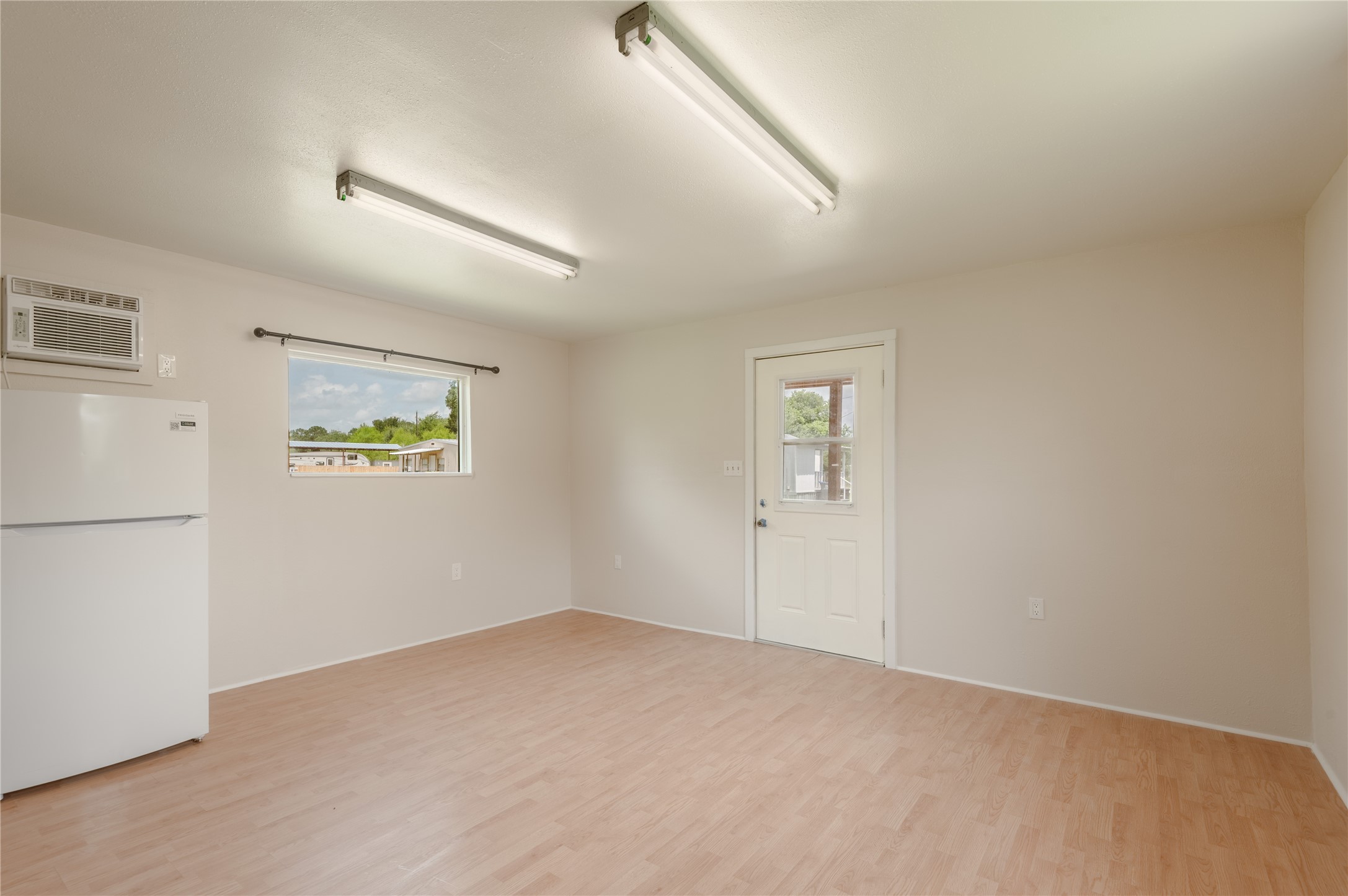 2094 South Robb Street Trinity, TX 75862 - Photo 8 of 23