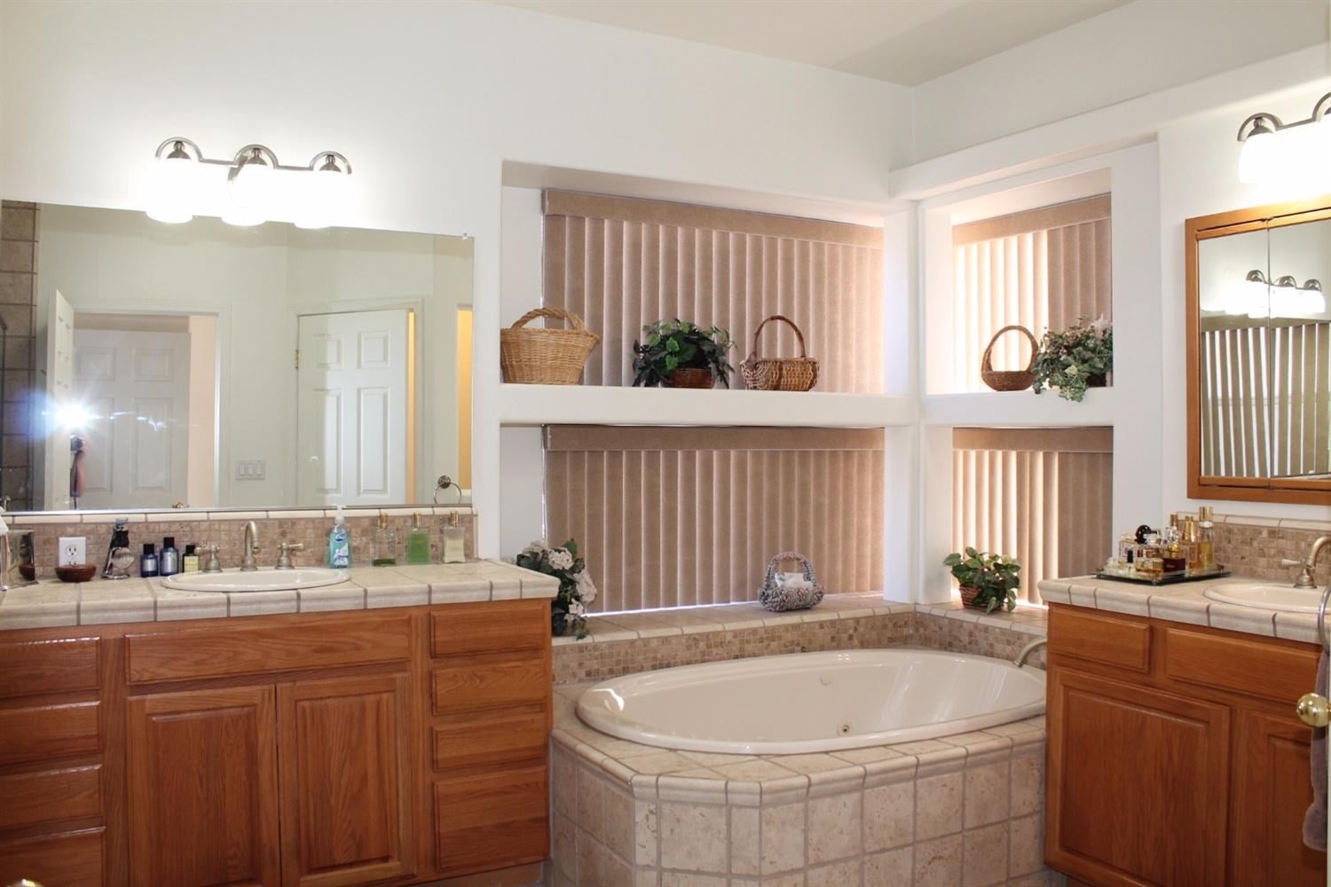 29454 Fawn Way Tehachapi, CA 93561 - Photo 8 of 23 Gallery Image 8
