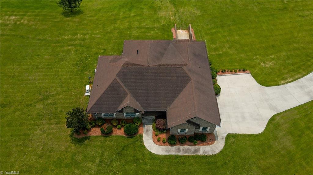 914 Bethlehem Church Road Eden, NC 27288 - Photo 5 of 50