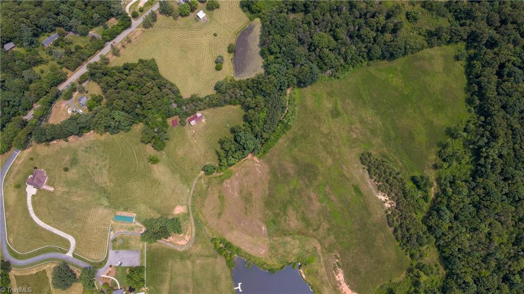 914 Bethlehem Church Road Eden, NC 27288 - Photo 8 of 50