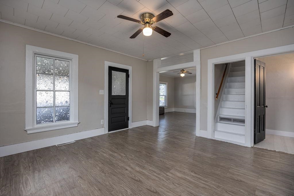 200 North Rutland Avenue Brooklyn, WI 53521 - Photo 4 of 35 Gallery Image 4