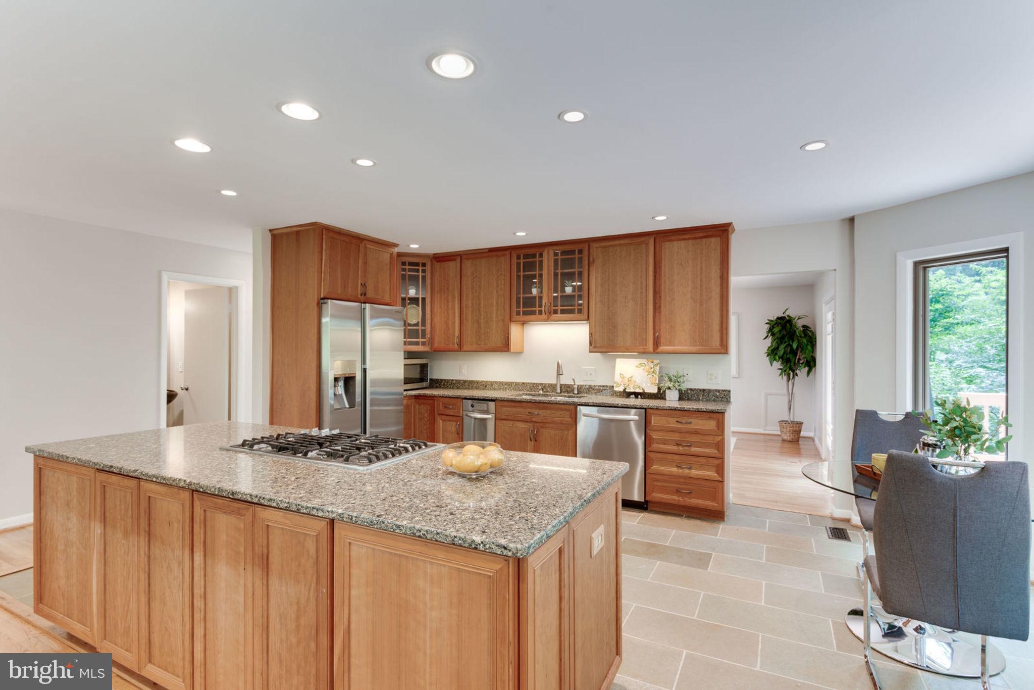7350 Hooking Road McLean, VA 22101 - Photo 10 of 47 Updated Kitchen