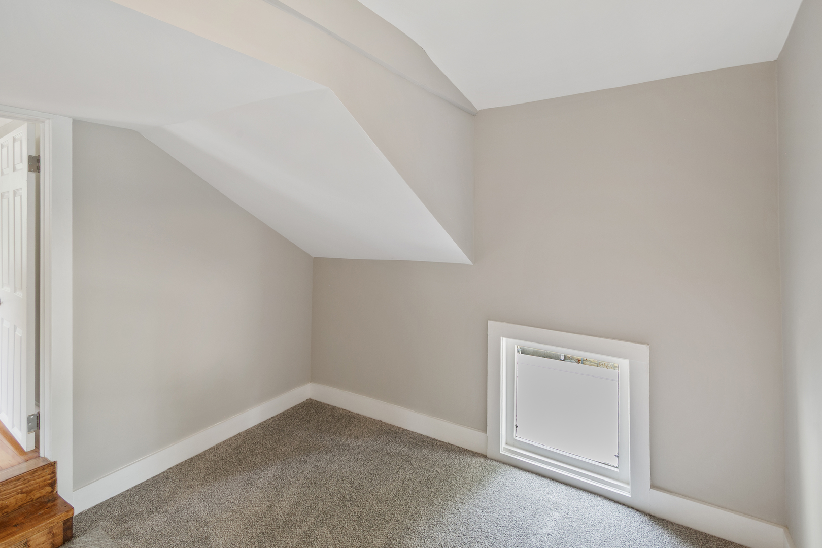 345 Main Street Batavia, IL 60510 - Photo 17 of 25 wooden floor in an empty room