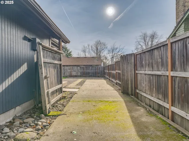 $398,990 | 4114 Jessen Drive, Eugene, OR 97402