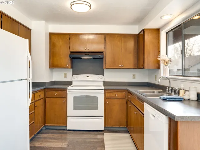 $398,990 | 4114 Jessen Drive, Eugene, OR 97402