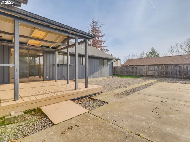 $398,990 | 4114 Jessen Drive, Eugene, OR 97402