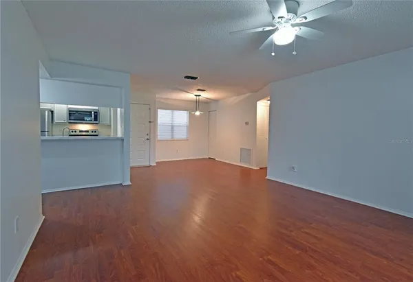 $1,675 | 4207 Winding Moss Trail, Unit 208, Tampa, FL 33613