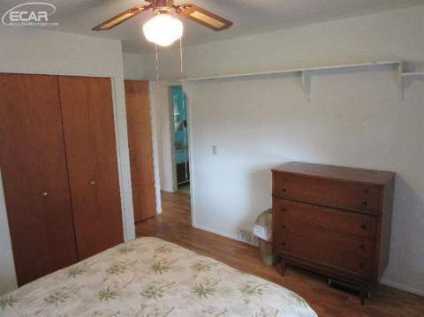6448 North Bray Road Flint, MI 48505 - Photo 32 of 55 20438834-31.JPG