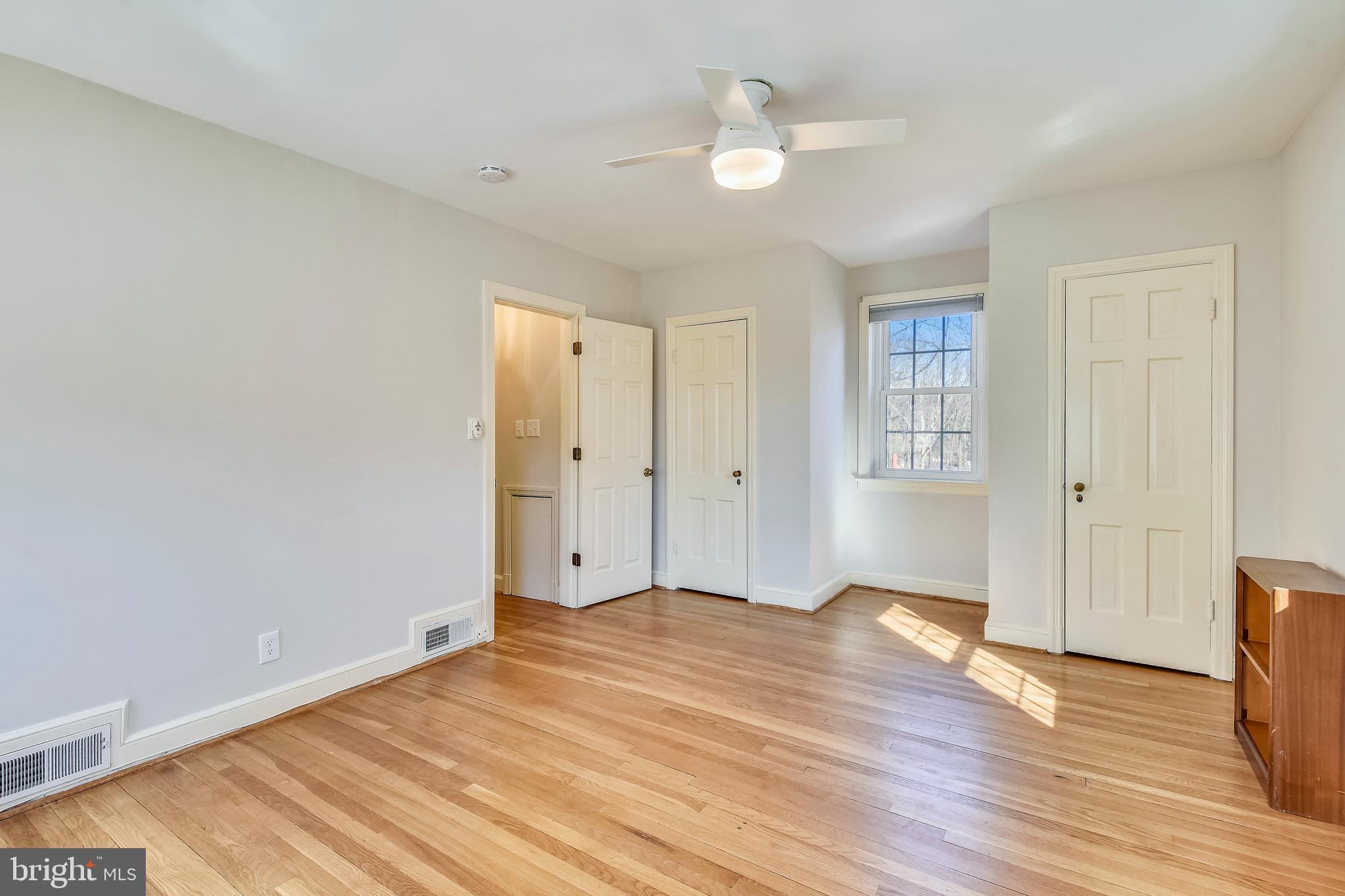 1619 Roxanna Road Northwest Washington, DC 20012 - Photo 16 of 31 Large bedroom #2