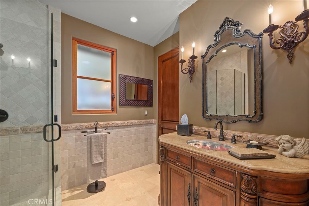 4 Yellow Brick Road Rancho Palos Verdes, CA 90275 - Photo 27 of 40 Upstairs Full Bathroom
