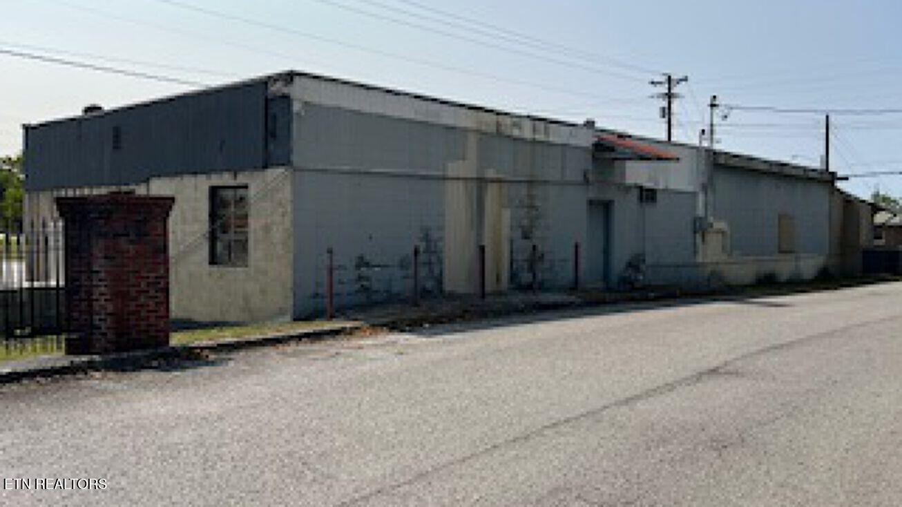 19421 Alberta Street Oneida, TN 37841 - Photo 2 of 16 19941b9b42334212b6061f3d23e479d9_1306x73