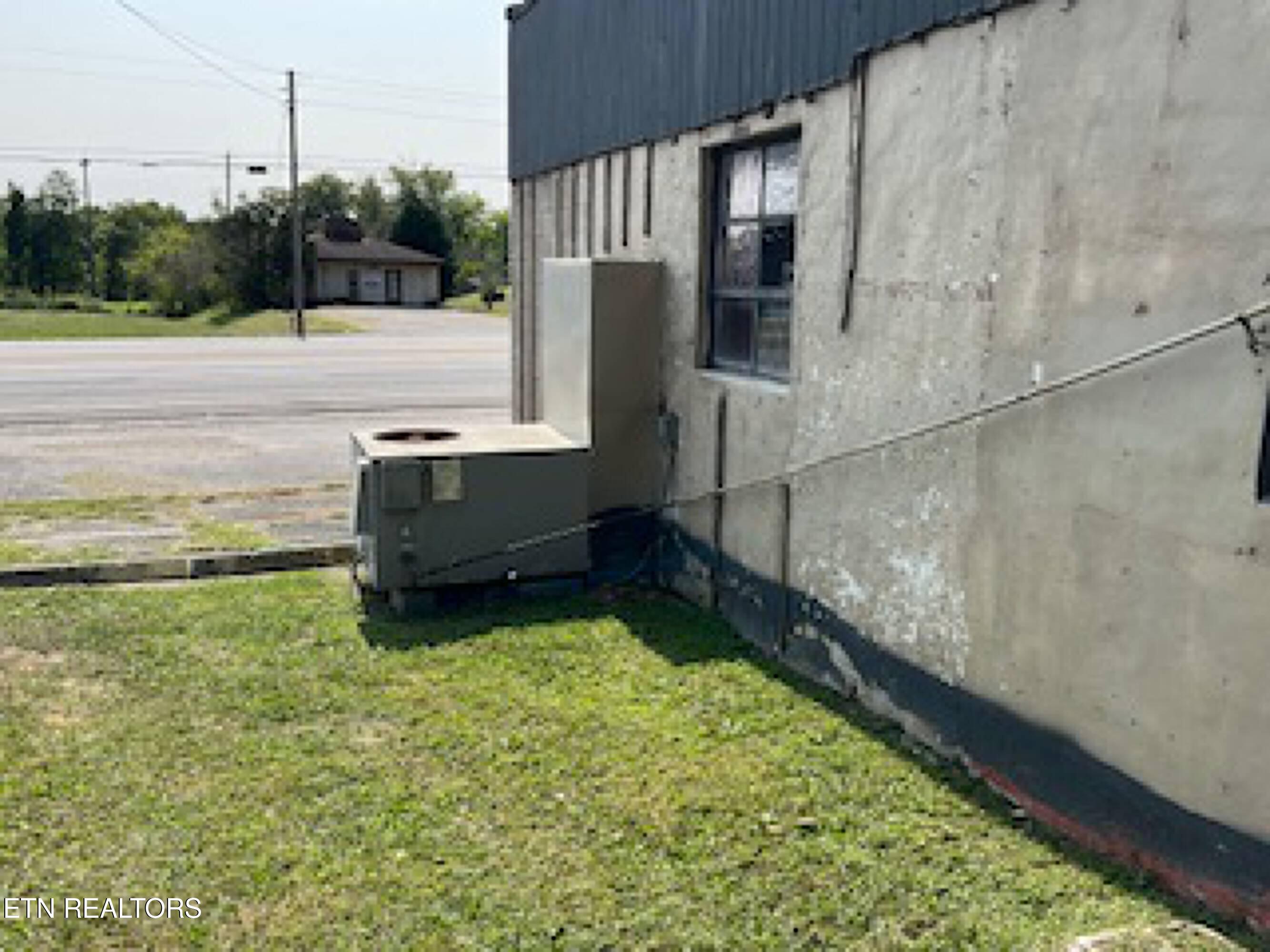 19421 Alberta Street Oneida, TN 37841 - Photo 4 of 16 72b70513f8674e829aa8b407637077b0_3000x20