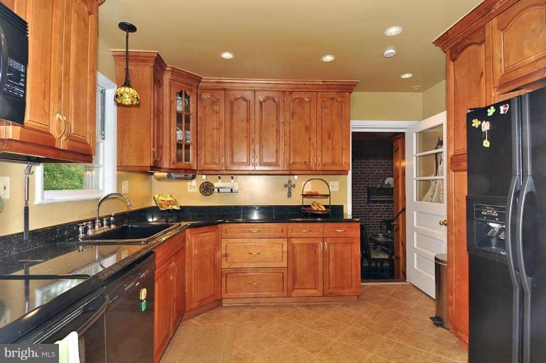 3729 Ligon Road Ellicott City, MD 21042 - Photo 4 of 19 Kitchen