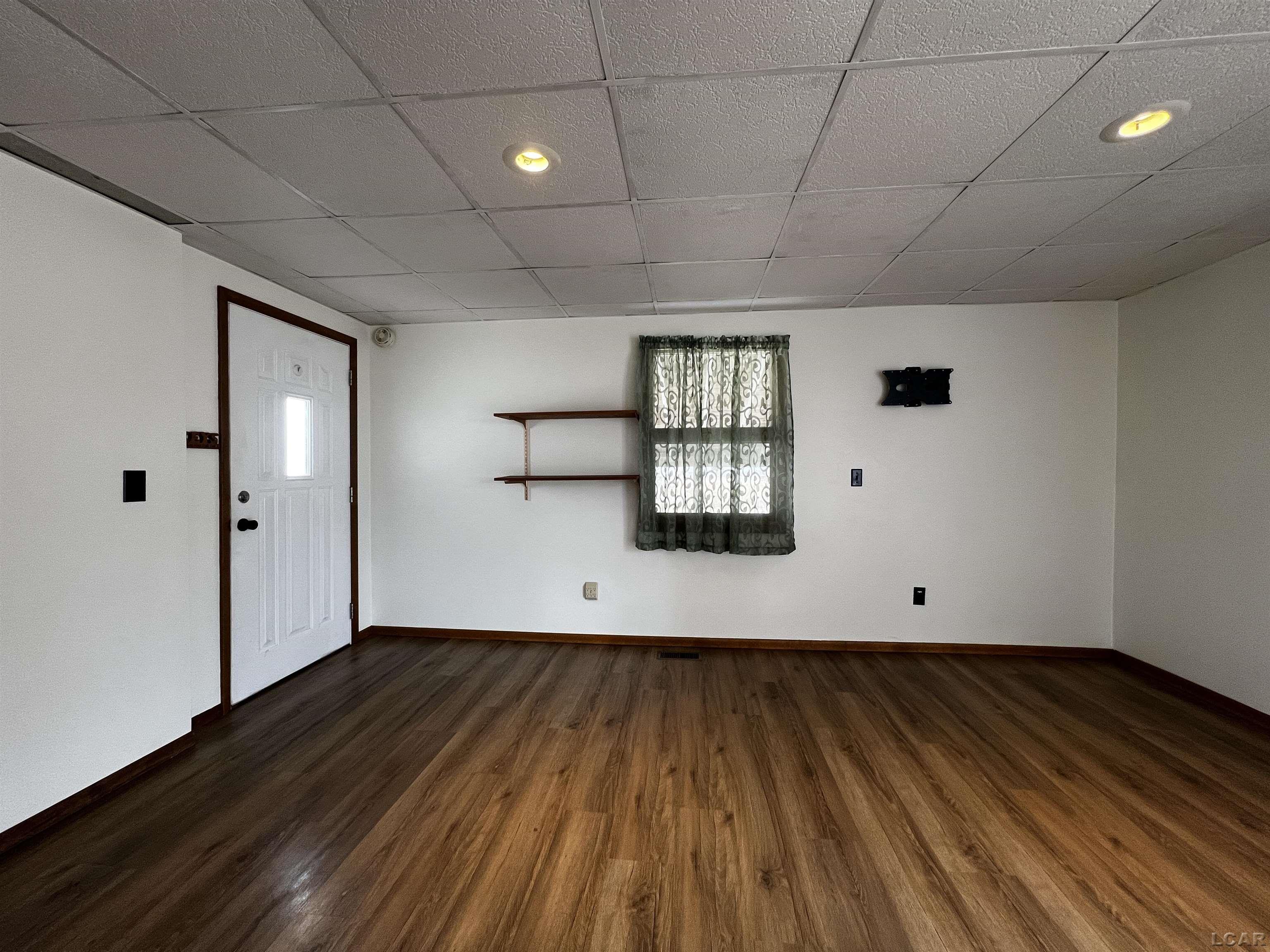 431 Springbrook Avenue Adrian, MI 49221 - Photo 6 of 25 50167705-683b165c-96e1-40dd-be29-9892c9195e18.JPG