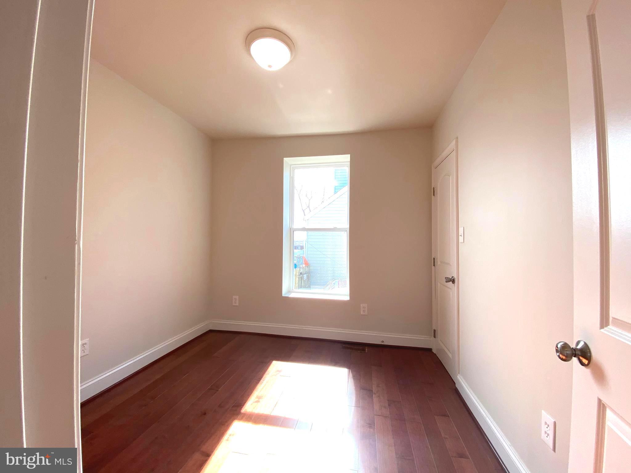 4101 Oak Road Baltimore, MD 21227 - Photo 11 of 34