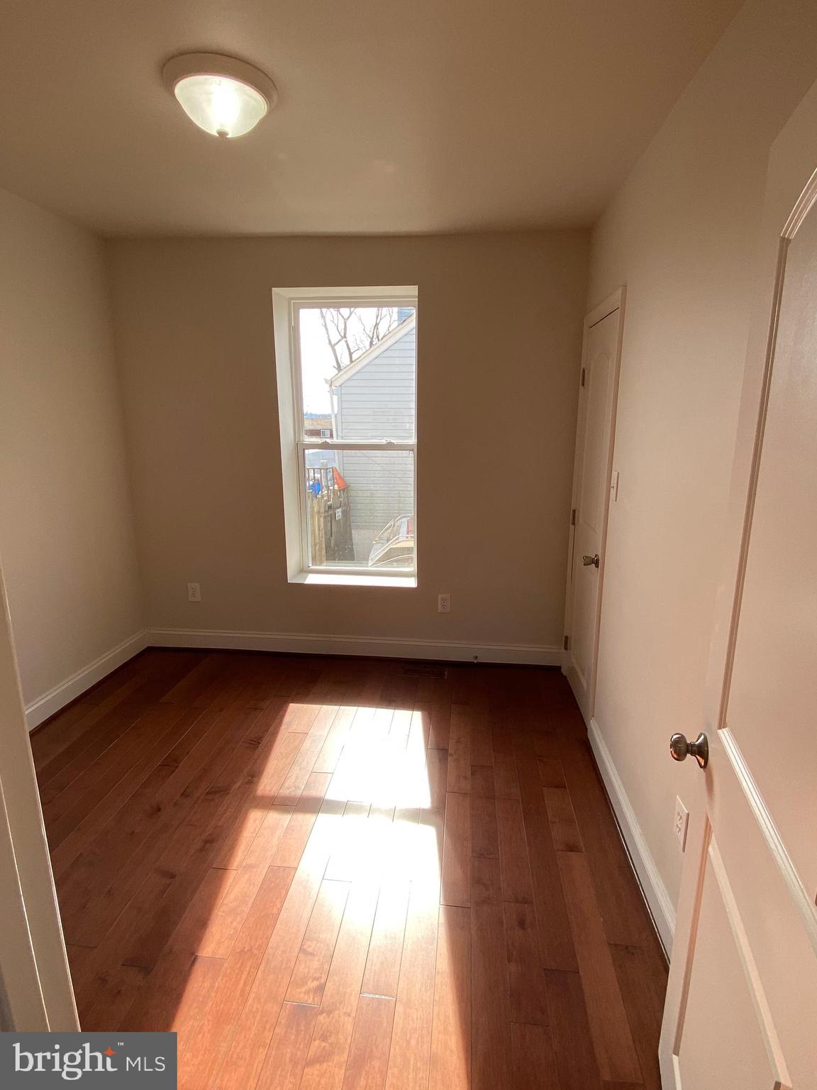 4101 Oak Road Baltimore, MD 21227 - Photo 12 of 34