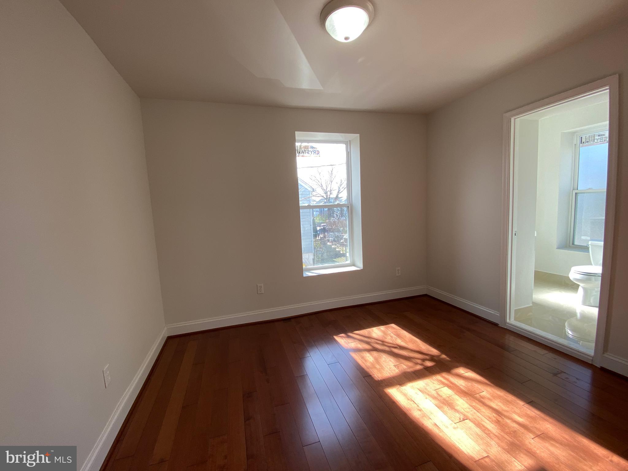 4101 Oak Road Baltimore, MD 21227 - Photo 17 of 34