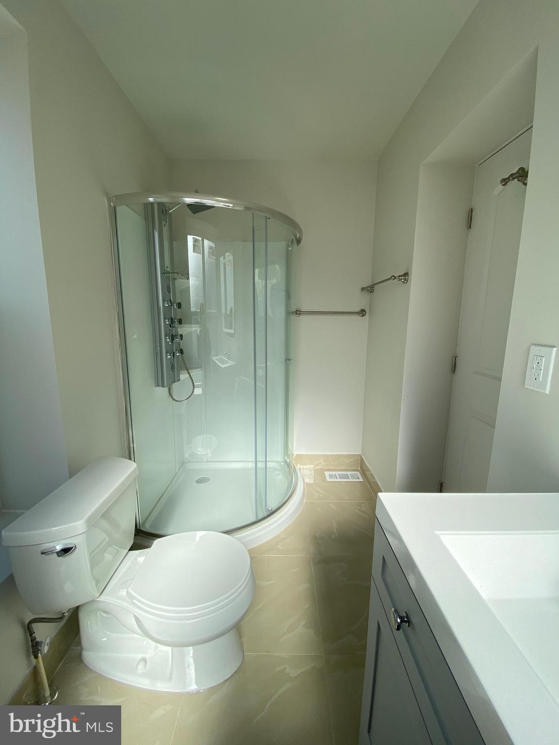 4101 Oak Road Baltimore, MD 21227 - Photo 20 of 34