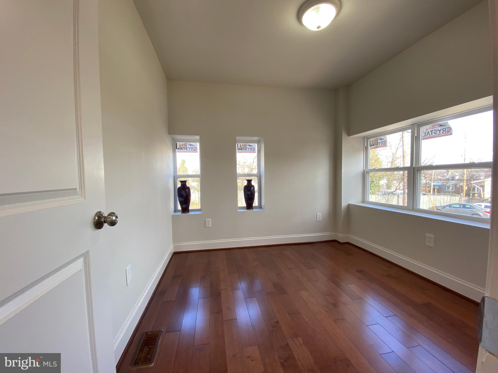 4101 Oak Road Baltimore, MD 21227 - Photo 23 of 34