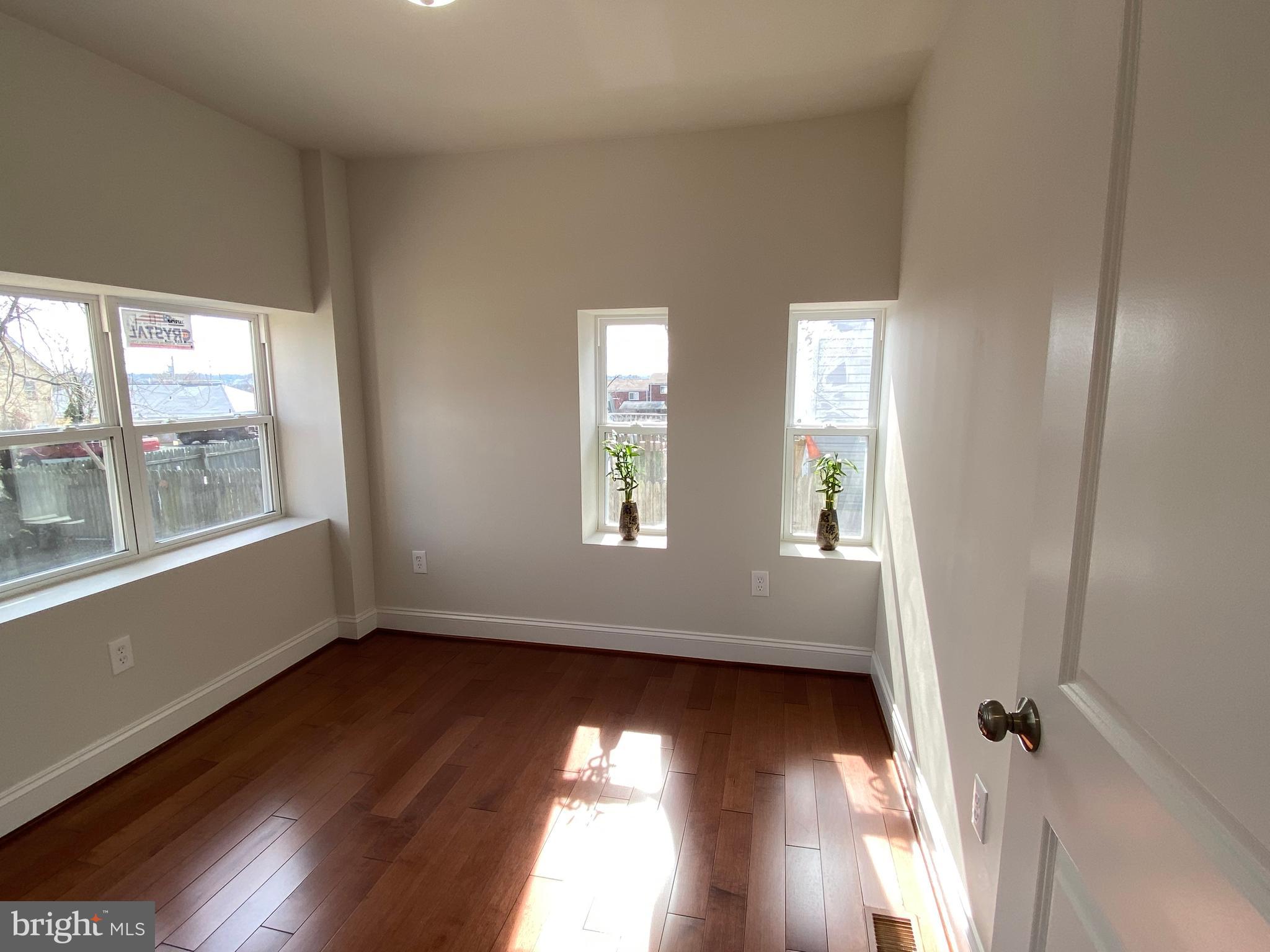 4101 Oak Road Baltimore, MD 21227 - Photo 25 of 34